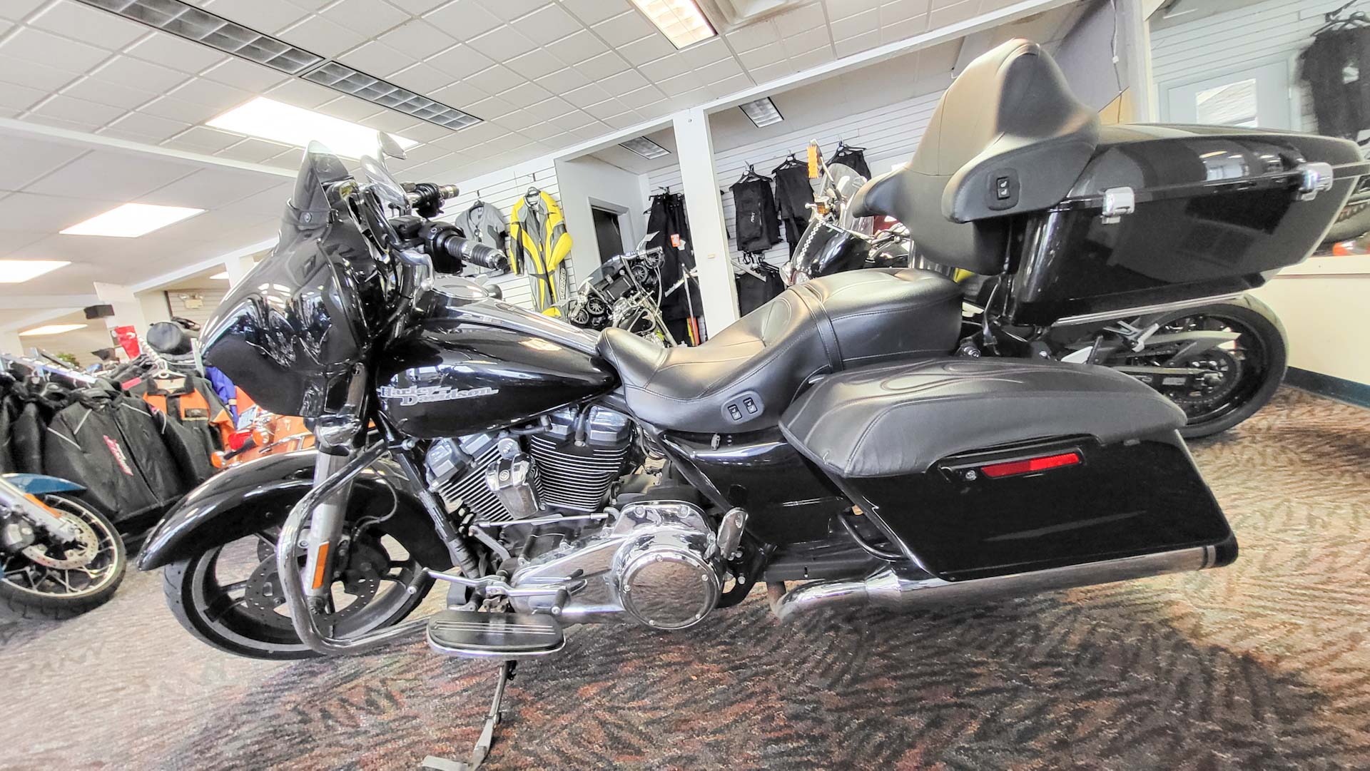 2017 Harley Street Glide FLHXS